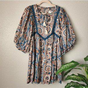 Fashionable lace floral mini skirt XS for ladies